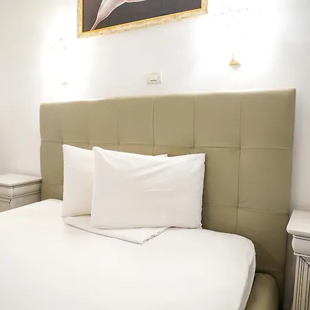 Отель Astoria 3*